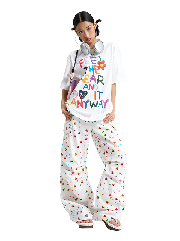 Graffiti Black/White Letter Printed Loose T-Shirt - Casual Streetwear 90s Inspired Urban Style Top