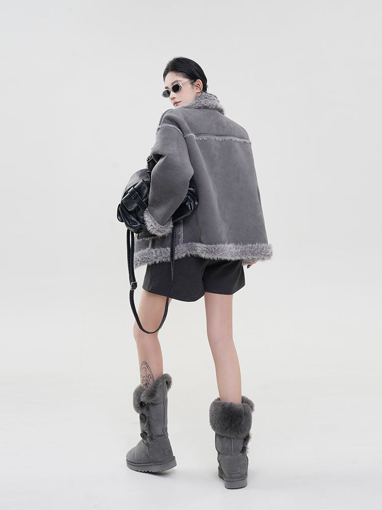 Gray Fluffy Collar Reversible Long Sleeve Coat for Women - Winter Korean Style High-End Loose Warm Outerwear Gray Fluffy Collar Reversible Long Sleeve Coat for Women - Winter Korean Style High-End Loose Warm Outerwear