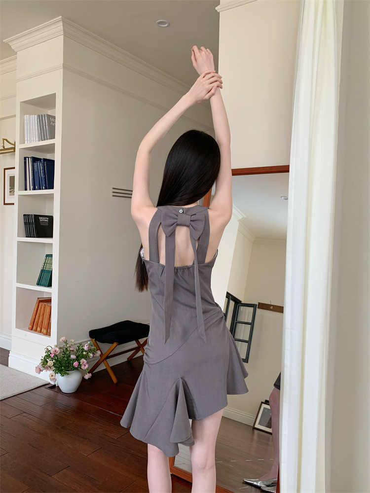 Gray Sleeveless Backless Dress with Bow Tie, Ruched Fitted Summer Dress with Irregular Ruffles, Stylish Y2K Fashion Gray Sleeveless Backless Dress with Bow Tie, Ruched Fitted Summer Dress with Irregular Ruffles, Stylish Y2K Fashion
