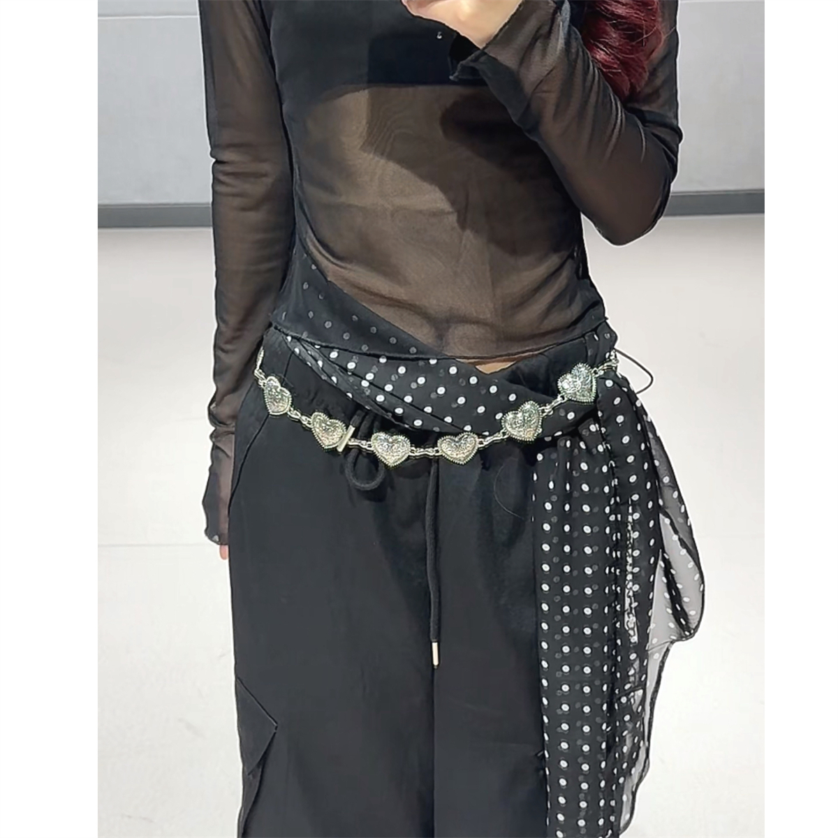 Half-High Collar Mesh Top and Black Drawstring Tapered Pants Dance Outfit for Women - Sexy Korean Style Fashion Half-High Collar Mesh Top and Black Drawstring Tapered Pants Dance Outfit for Women - Sexy Korean Style Fashion