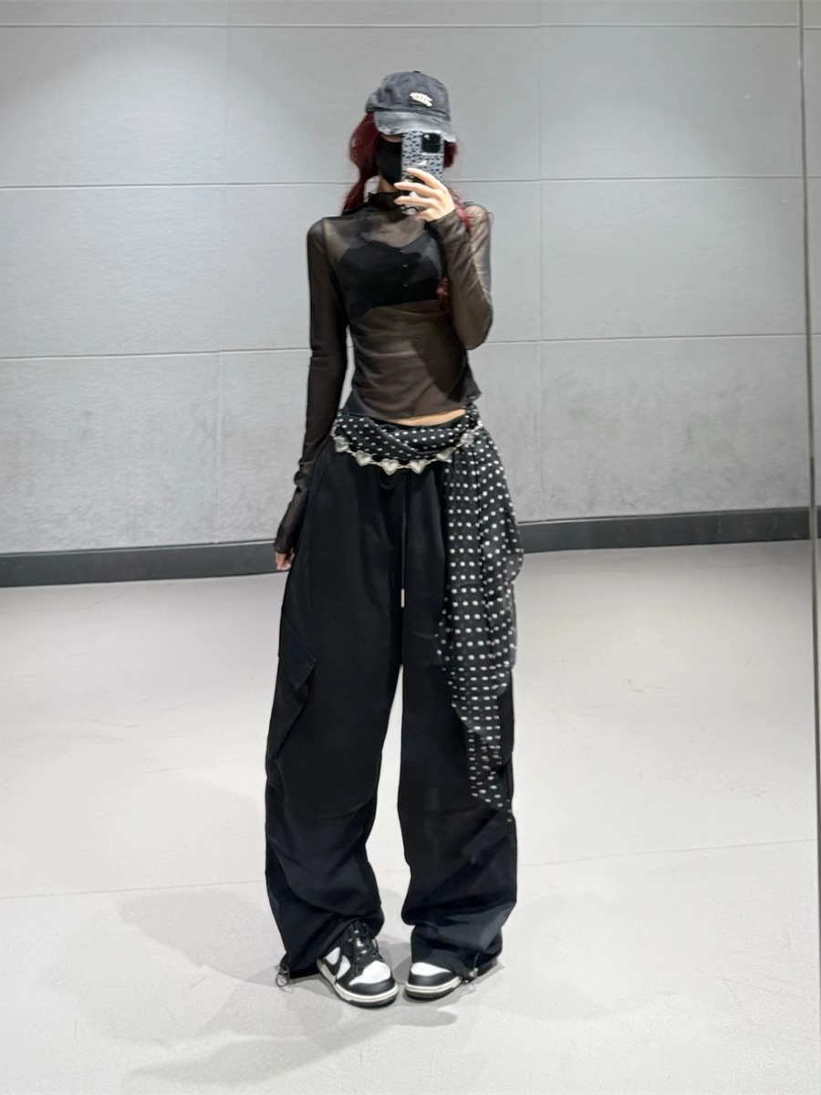Half-High Collar Mesh Top and Black Drawstring Tapered Pants Dance Outfit for Women - Sexy Korean Style Fashion Half-High Collar Mesh Top and Black Drawstring Tapered Pants Dance Outfit for Women - Sexy Korean Style Fashion