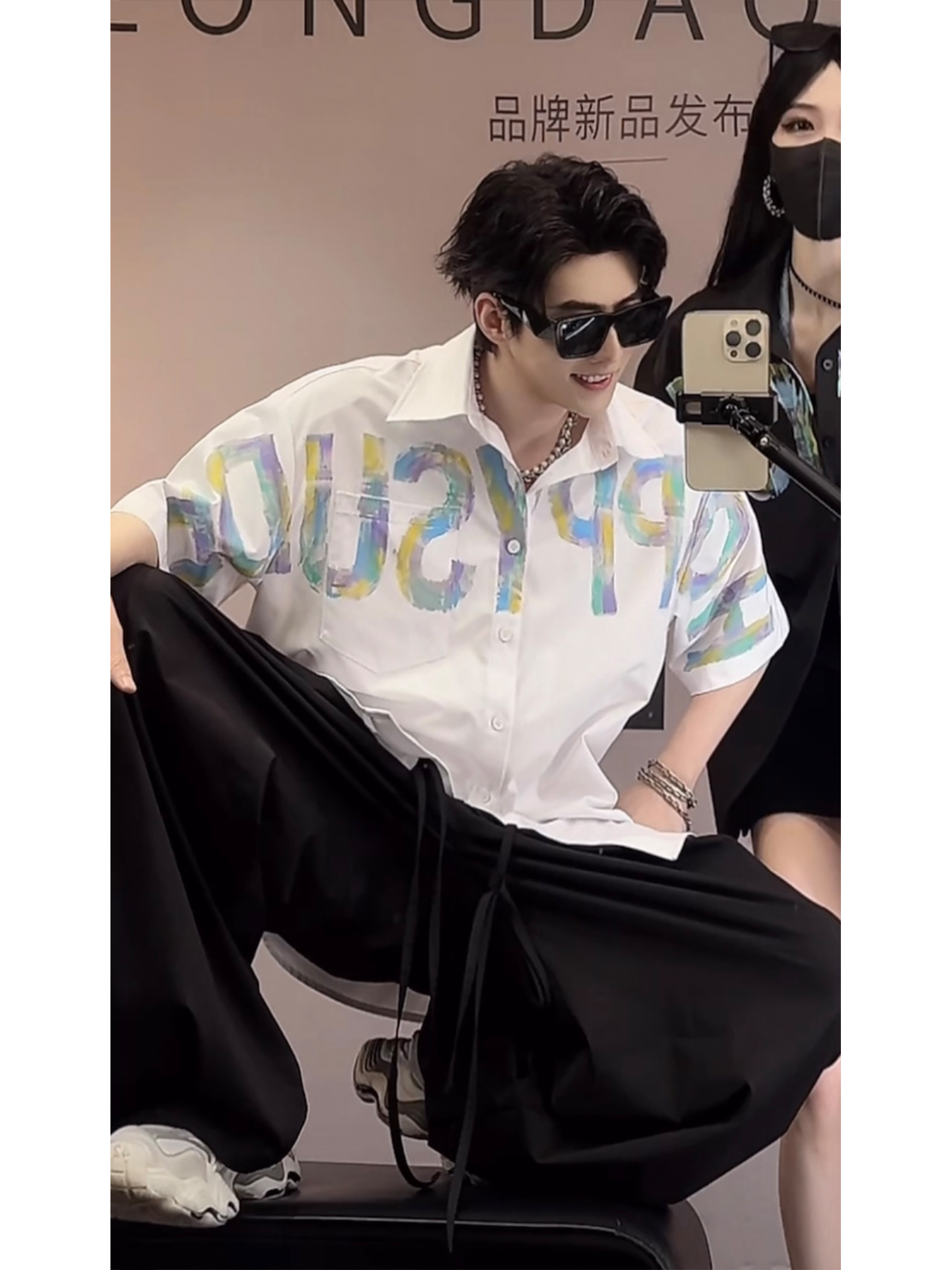 Hand-Painted Dragon Doodle Graffiti Letter Print Short Sleeve Shirt - Trendy Loose Fit Summer Top for Men