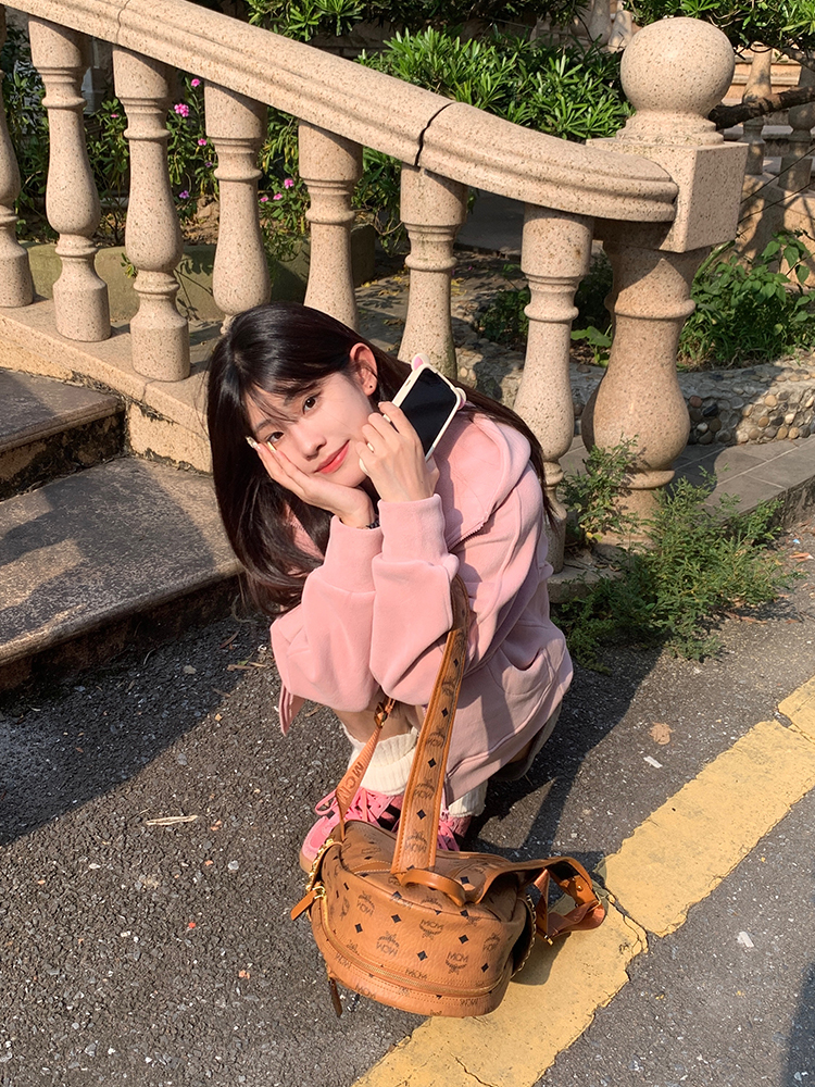 Handmade American Vintage Embroidered Hoodie Cardigan for Men and Women, Loose Casual Sports Sweatshirt for Autumn and Winter Handmade American Vintage Embroidered Hoodie Cardigan for Men and Women, Loose Casual Sports Sweatshirt for Autumn and Winter