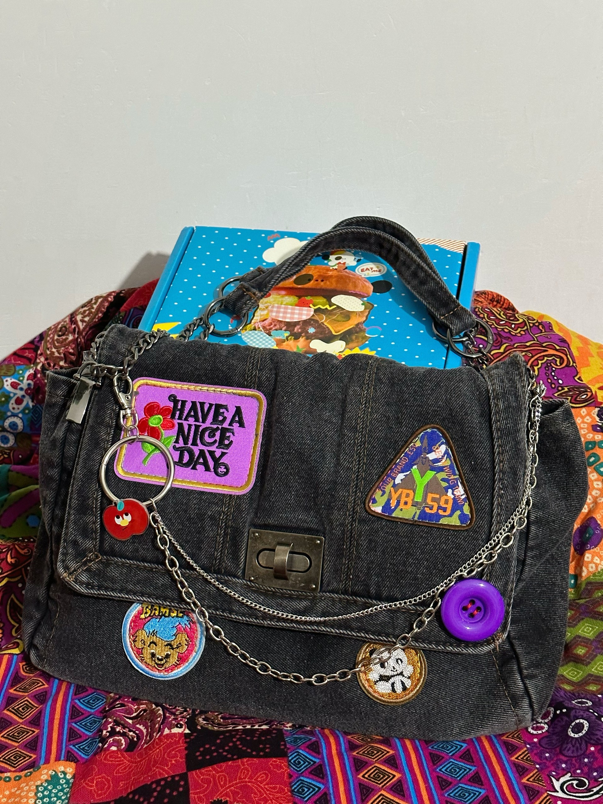 Handmade Large Capacity Denim Crossbody Bag - Retro Y2K Spicy Girl Design, Versatile Remake Fashion Accessory Handmade Large Capacity Denim Crossbody Bag - Retro Y2K Spicy Girl Design, Versatile Remake Fashion Accessory