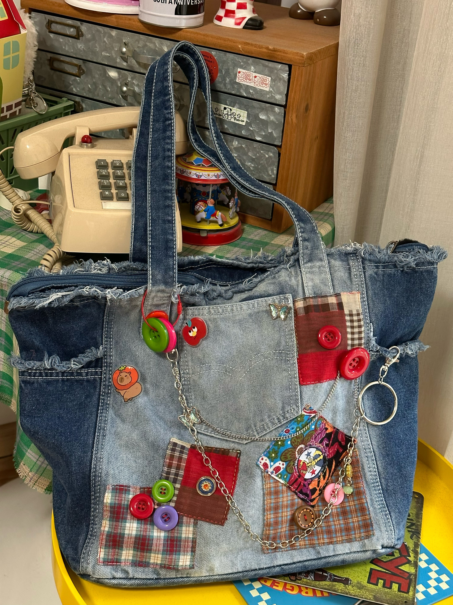 Handmade Patchwork Denim Shoulder Tote Bag - Large Capacity Y2K Style Niche Design for Trendy Girls Handmade Patchwork Denim Shoulder Tote Bag - Large Capacity Y2K Style Niche Design for Trendy Girls