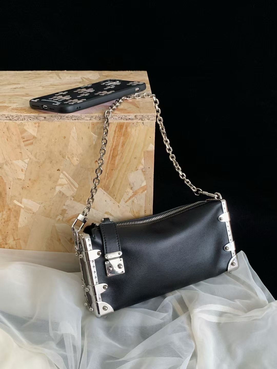 Heavy-Duty Genuine Leather Crossbody Bag with Soft Box Chain and Hardware - Women's Chic Underarm Style