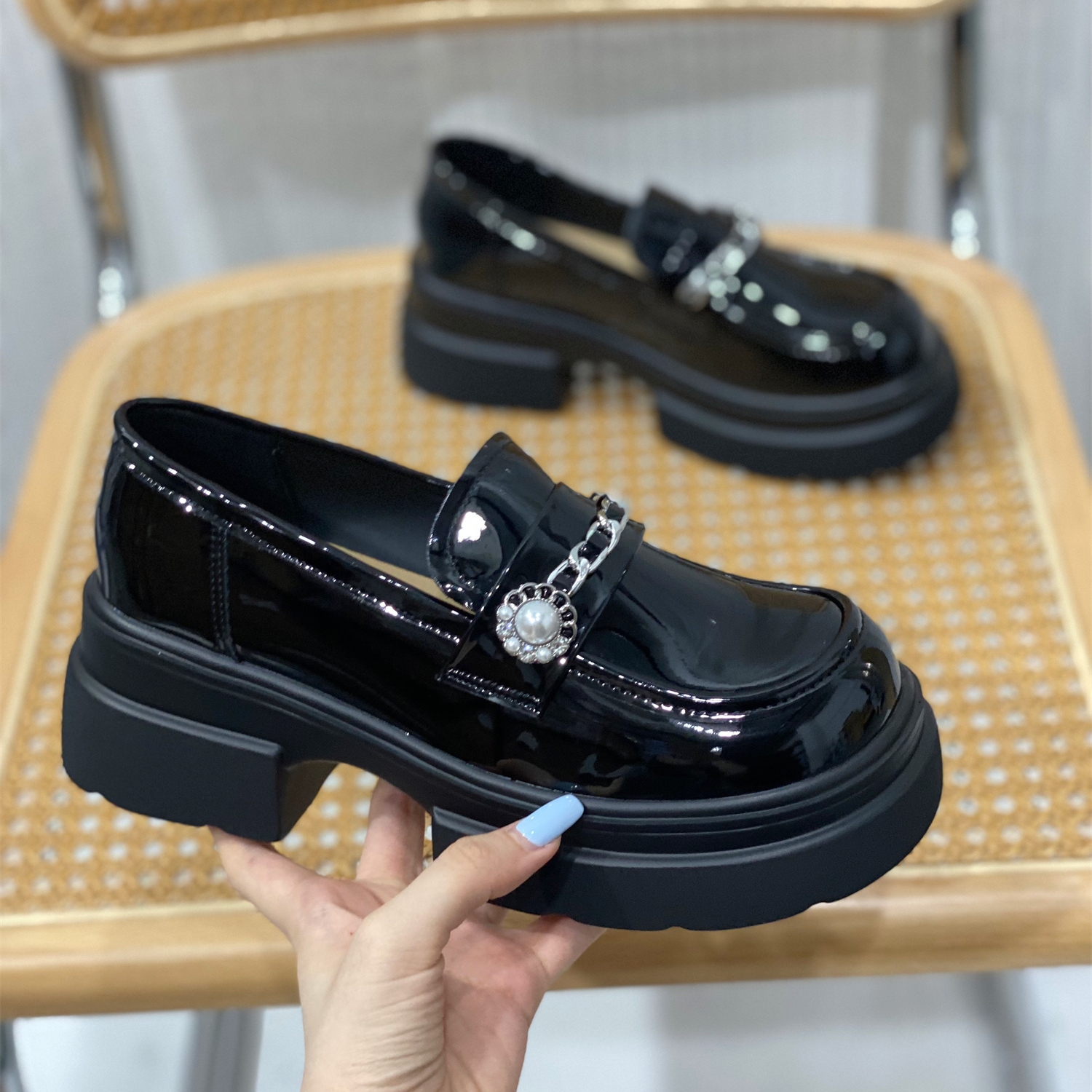 Height-Increasing 6cm Thick Sole Loafers for Women, Black Slip-On JK Leather Flats, British Style for Spring and Autumn
