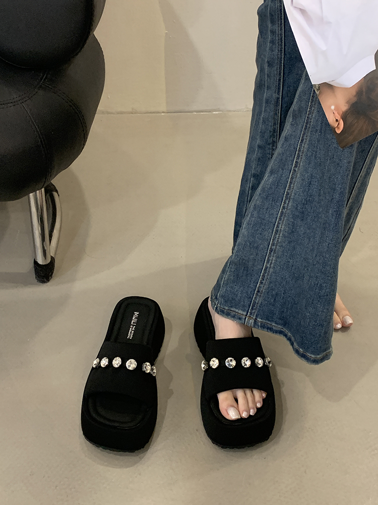 Height-Increasing Slim-Fit Rhinestone Thick-Soled Sandals for Women - Summer 2025 Beach Flip-Flops, Perfect for Skirts