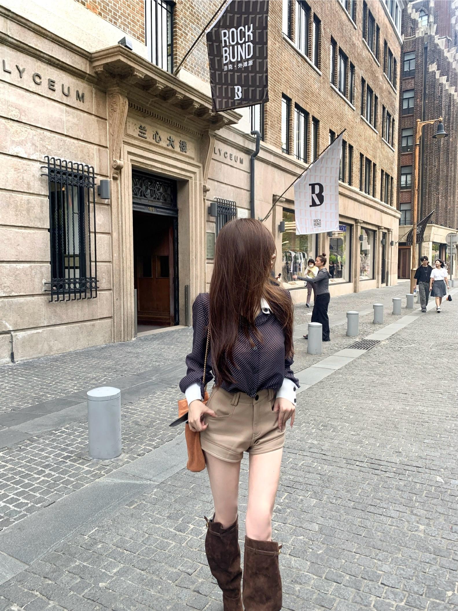 High-End Black and White Color-Block Embroidered Knitted Cardigan Coat - British Aristocrat Chanel Style Fashion Statement High-End Black and White Color-Block Embroidered Knitted Cardigan Coat - British Aristocrat Chanel Style Fashion Statement