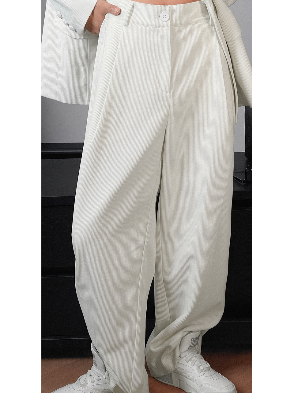 High-End Dragon Dadao Suit Set - Casual Autumn Niche Design with Versatile Trousers for Effortless Commuting Style High-End Dragon Dadao Suit Set - Casual Autumn Niche Design with Versatile Trousers for Effortless Commuting Style