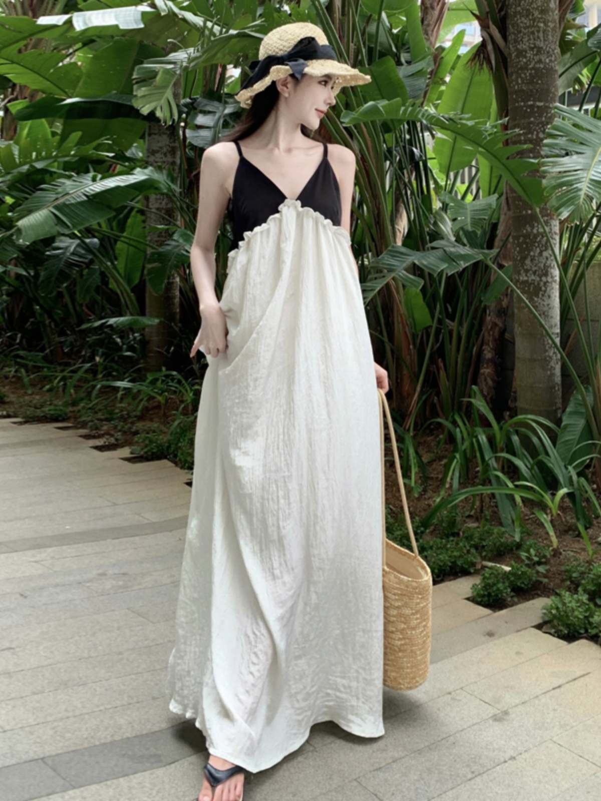 High-End French Style Black and White Color-Blocking V-Neck Lace-Trimmed Slip Dress with Spliced Skirt for Women - Vacation Ready High-End French Style Black and White Color-Blocking V-Neck Lace-Trimmed Slip Dress with Spliced Skirt for Women - Vacation Ready