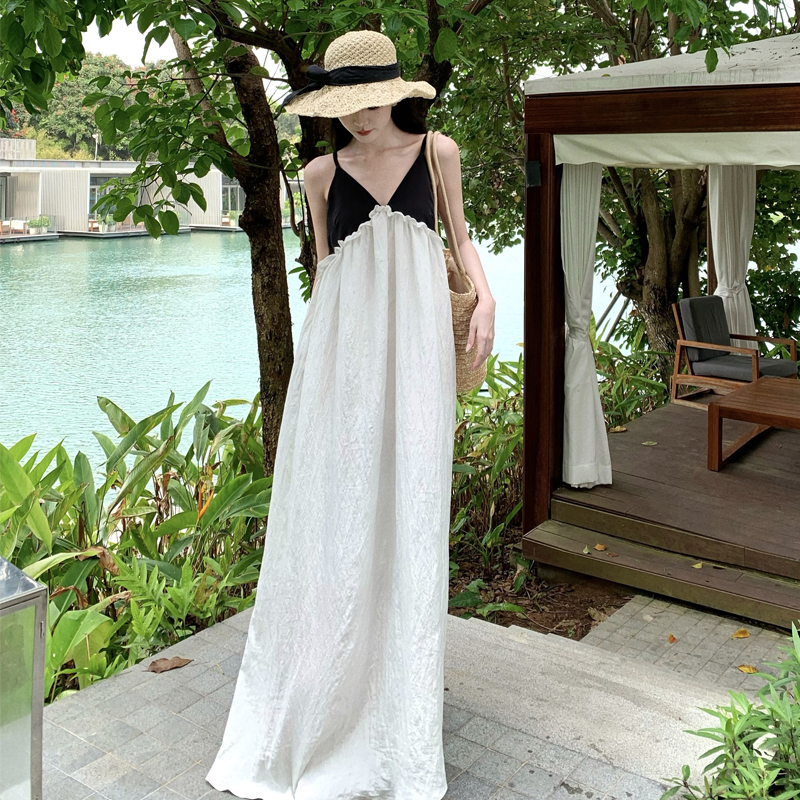 High-End French Style Black and White Color-Blocking V-Neck Lace-Trimmed Slip Dress with Spliced Skirt for Women - Vacation Ready