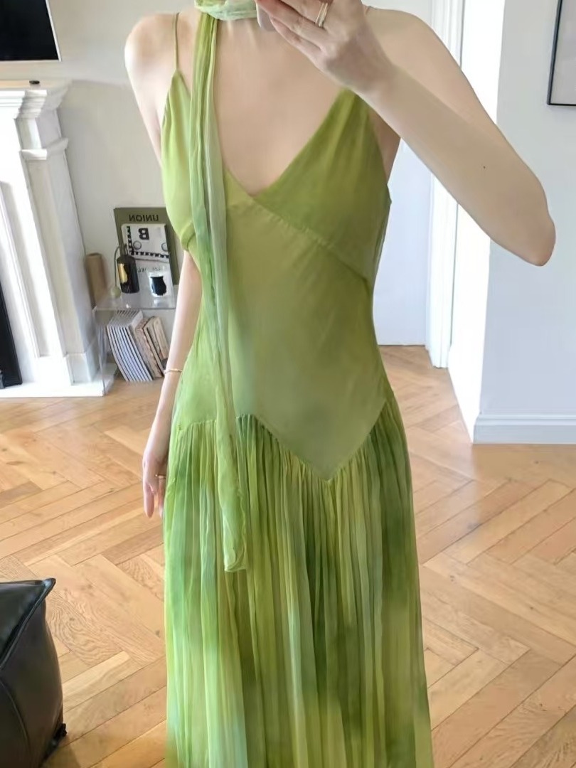 High-End French Style Green Gradient Camisole Dress - Summer Seaside Vacation Long Skirt with Gentle Wind Elegance