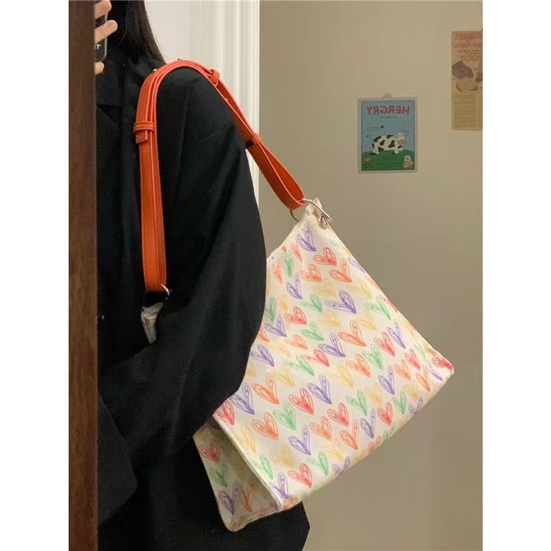High-End Heart Print Tote Bag - Versatile Large Capacity Shoulder & Crossbody Bag for Classrooms and Commuting High-End Heart Print Tote Bag - Versatile Large Capacity Shoulder & Crossbody Bag for Classrooms and Commuting