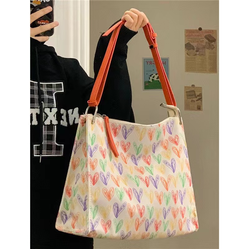High-End Heart Print Tote Bag - Versatile Large Capacity Shoulder & Crossbody Bag for Classrooms and Commuting High-End Heart Print Tote Bag - Versatile Large Capacity Shoulder & Crossbody Bag for Classrooms and Commuting