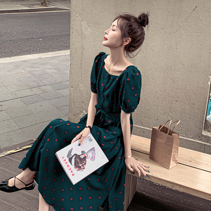 High-End Hepburn Style Dark Green Polka Dot Chiffon Long Dress with French Square Neck and Puff Sleeves for Summer 2025