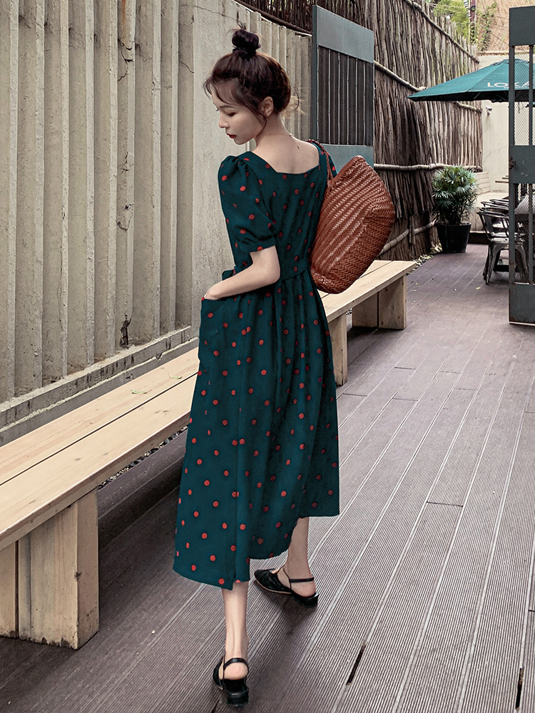 High-End Hepburn Style Dark Green Polka Dot Chiffon Long Dress with French Square Neck and Puff Sleeves for Summer 2025 High-End Hepburn Style Dark Green Polka Dot Chiffon Long Dress with French Square Neck and Puff Sleeves for Summer 2025