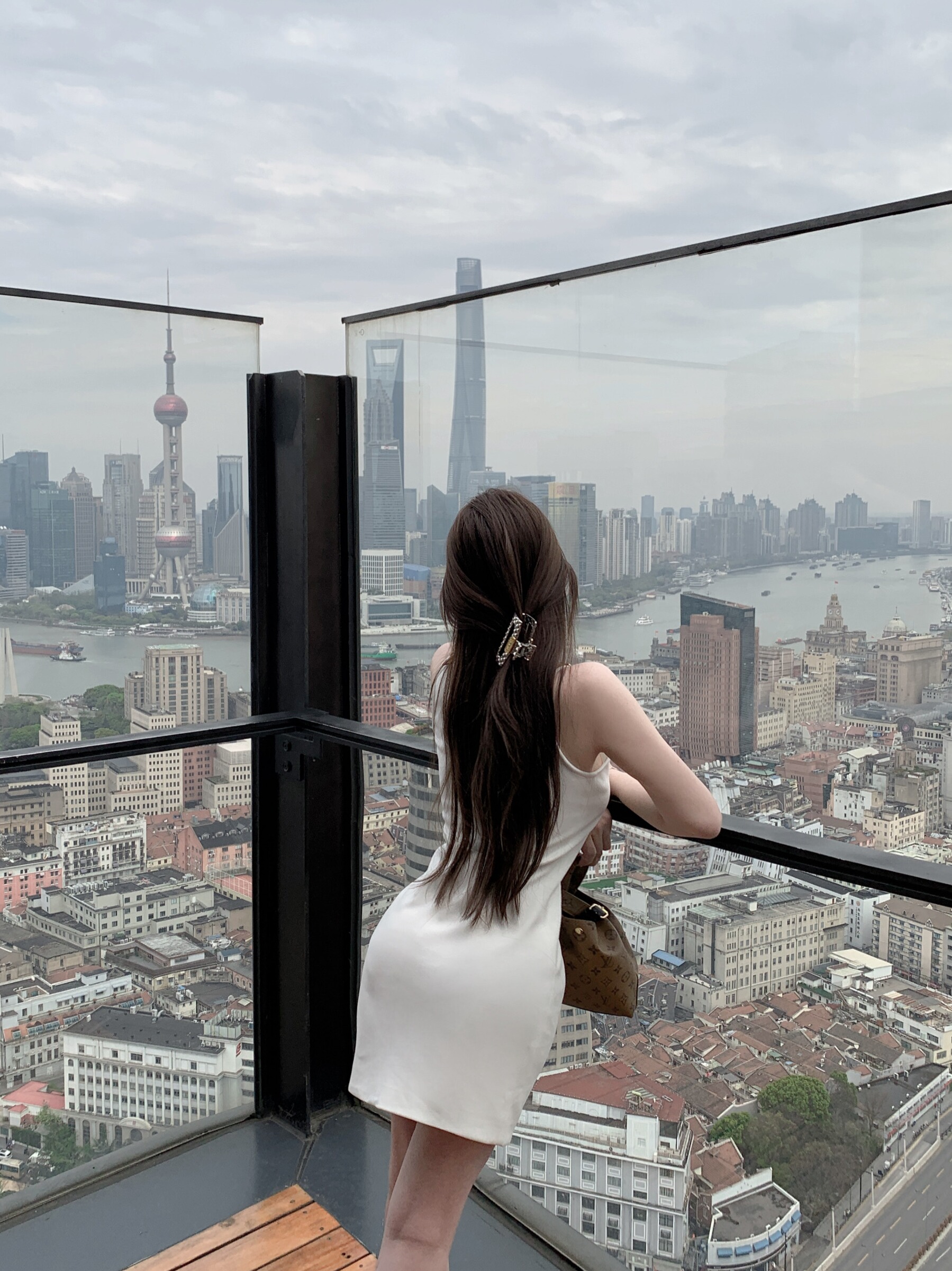 High-End Luxurious Leather Sexy Dress with Gold Zipper - Chic 90s Inspired Vanity Fair Female Lead Style High-End Luxurious Leather Sexy Dress with Gold Zipper - Chic 90s Inspired Vanity Fair Female Lead Style