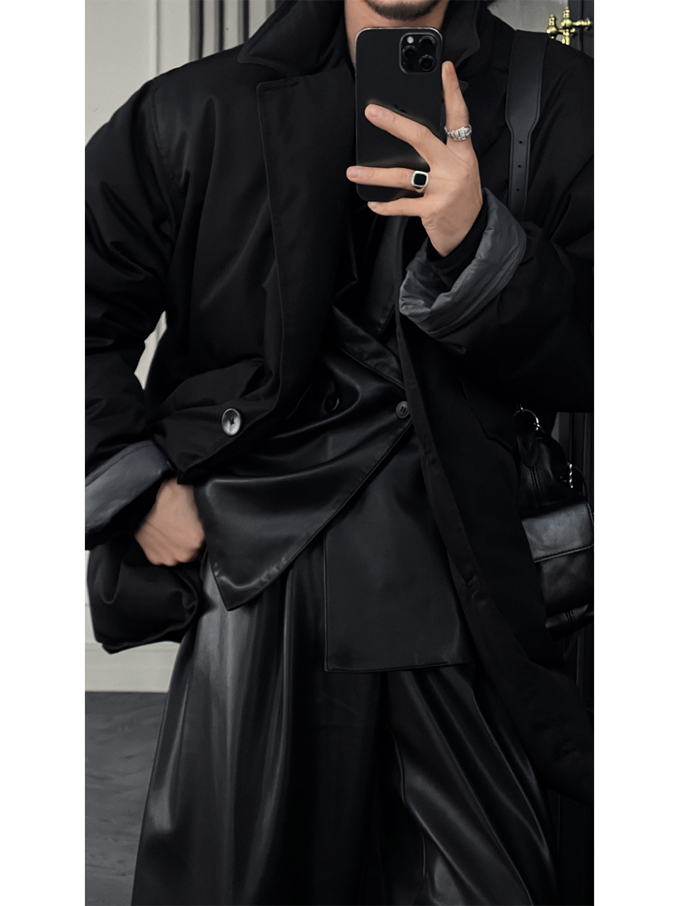 High-End Minimalist Loose Silhouette Down Jacket - Versatile Casual Warm White Duck Down Coat for Winter Fashion High-End Minimalist Loose Silhouette Down Jacket - Versatile Casual Warm White Duck Down Coat for Winter Fashion