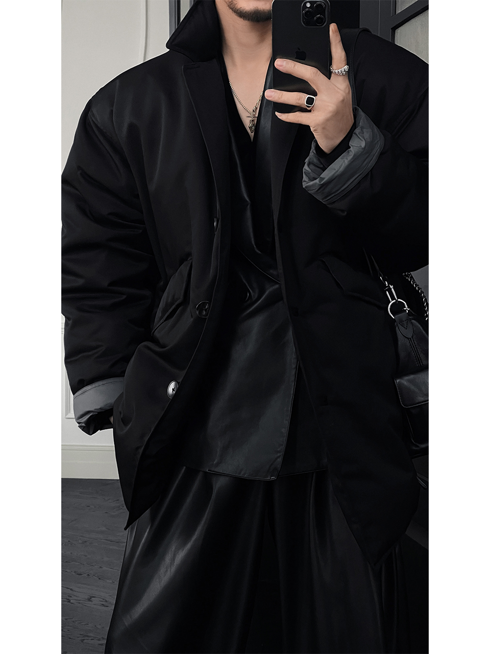 High-End Minimalist Loose Silhouette Down Jacket - Versatile Casual Warm White Duck Down Coat for Winter Fashion High-End Minimalist Loose Silhouette Down Jacket - Versatile Casual Warm White Duck Down Coat for Winter Fashion