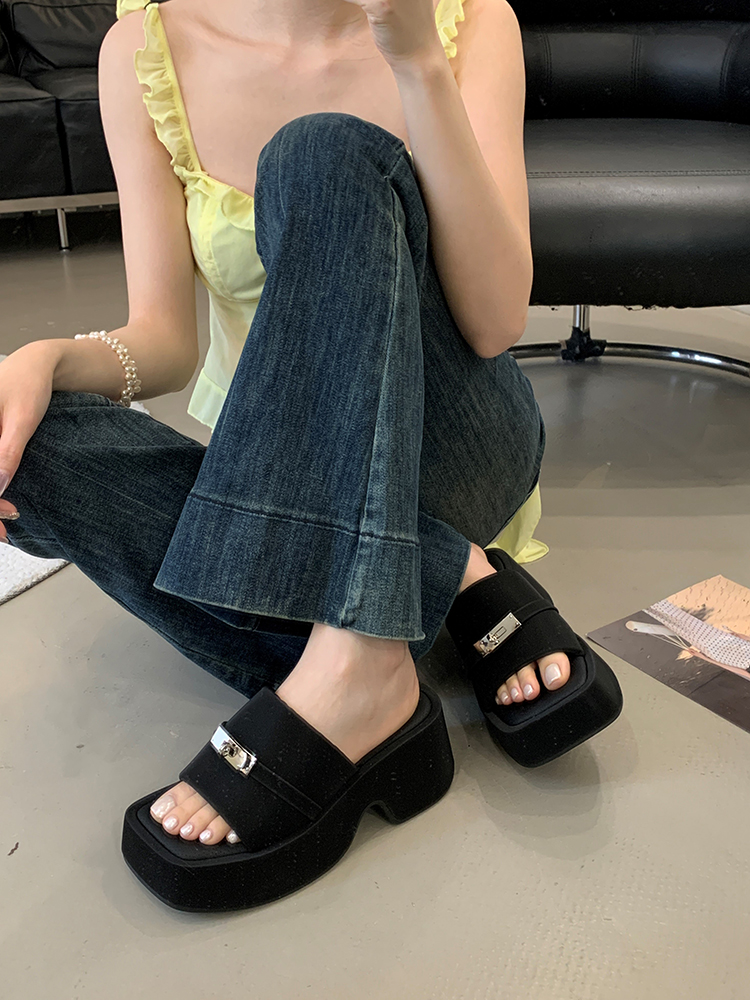 High-End Open-Toe Platform Sandals for Women - Summer Flip-Flops with Chic Rome Style High-End Open-Toe Platform Sandals for Women - Summer Flip-Flops with Chic Rome Style