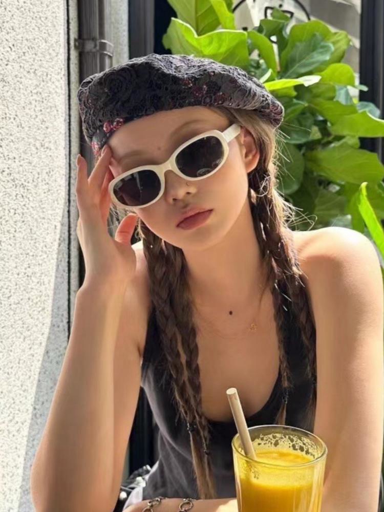 High-End Oval Frame White Sunglasses for Women - 2025 UV Protection Beach Sunglasses, Fashionable Face-Covering Style