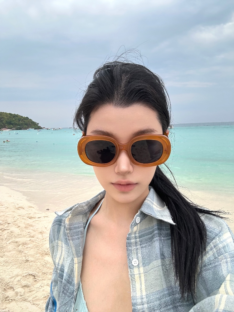 High-End Oversized Oval Orange Sunglasses for Women - Stylish Beach Travel Accessory for Sun Protection & Photo-Taking High-End Oversized Oval Orange Sunglasses for Women - Stylish Beach Travel Accessory for Sun Protection & Photo-Taking