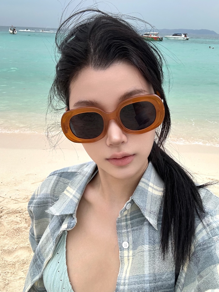 High-End Oversized Oval Orange Sunglasses for Women - Stylish Beach Travel Accessory for Sun Protection & Photo-Taking High-End Oversized Oval Orange Sunglasses for Women - Stylish Beach Travel Accessory for Sun Protection & Photo-Taking