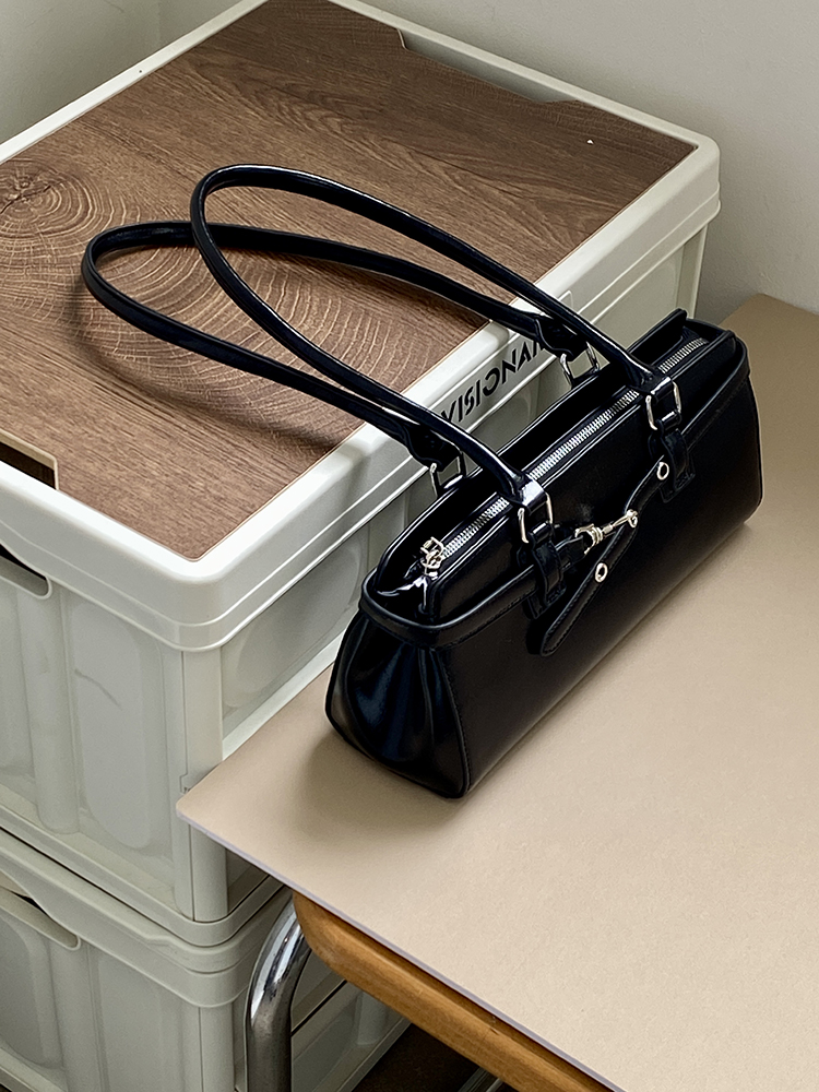 High-End Retro Underarm Bag for Women - 2025 Niche Design Spring/Summer Single Shoulder Pillow Bag High-End Retro Underarm Bag for Women - 2025 Niche Design Spring/Summer Single Shoulder Pillow Bag