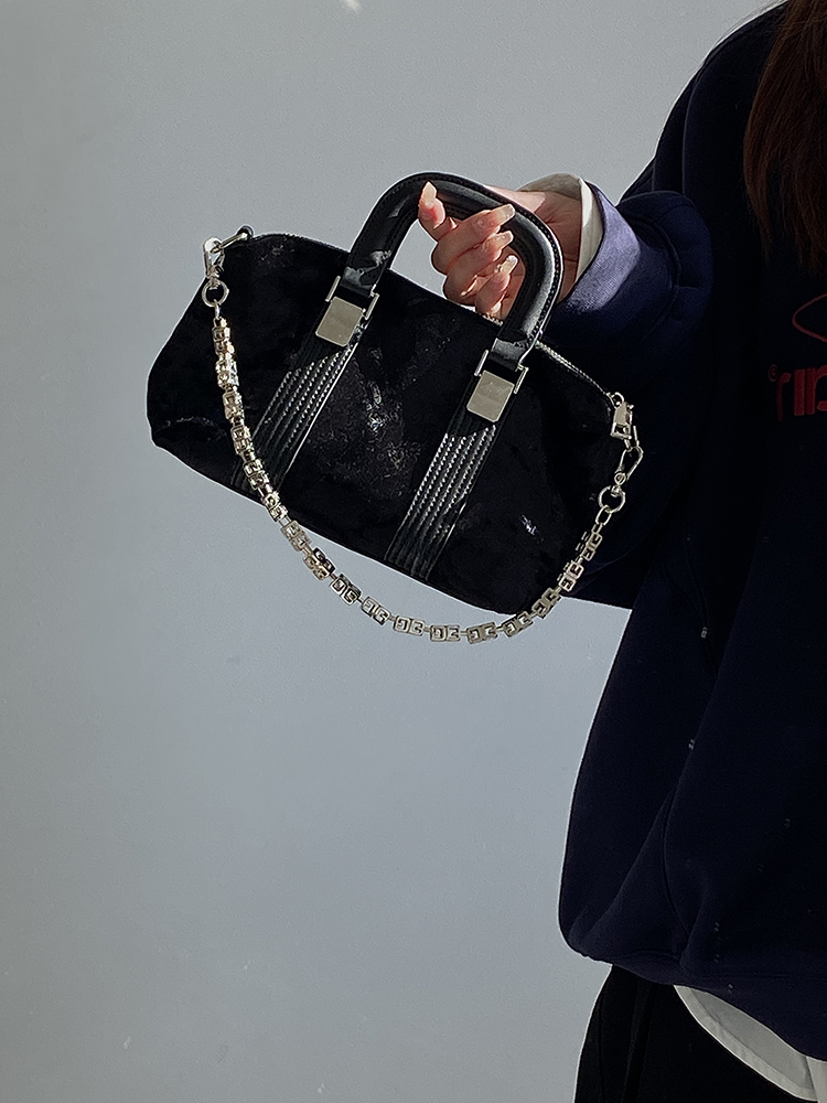 High-End Women's Large Chain Shoulder Crossbody Bag - Fashionable Stylish Handheld Design for 2025 High-End Women's Large Chain Shoulder Crossbody Bag - Fashionable Stylish Handheld Design for 2025