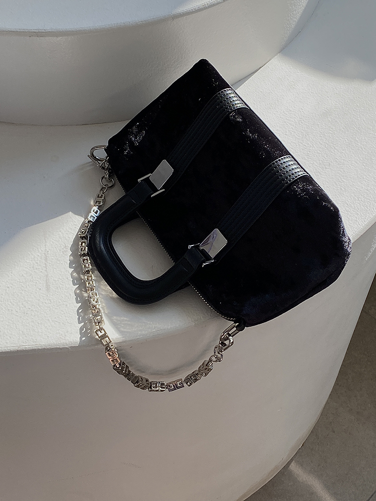 High-End Women's Large Chain Shoulder Crossbody Bag - Fashionable Stylish Handheld Design for 2025 High-End Women's Large Chain Shoulder Crossbody Bag - Fashionable Stylish Handheld Design for 2025