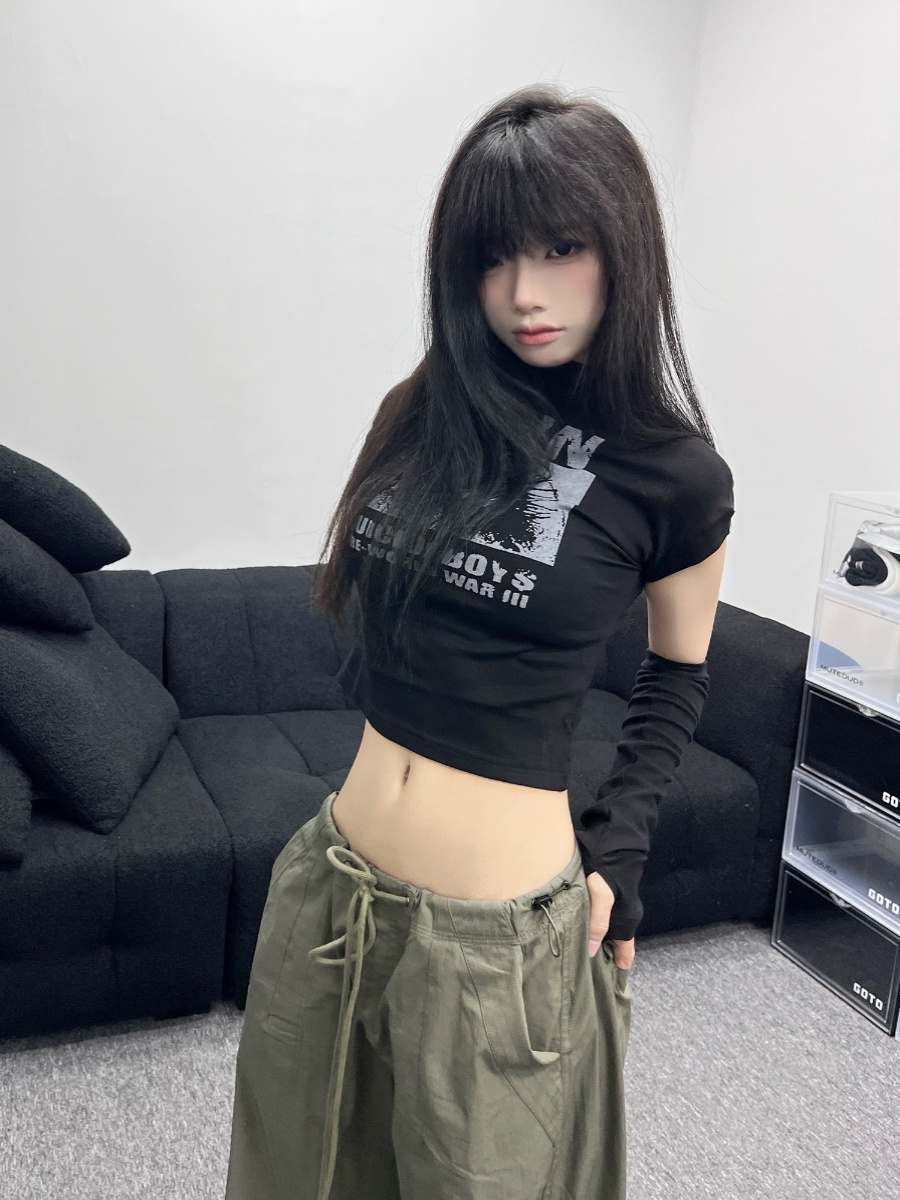 High-Neck Fitted Red Jazz Dance Top for Women, Sweet and Spicy Base Layer Shirt for Autumn and Winter Fashion High-Neck Fitted Red Jazz Dance Top for Women, Sweet and Spicy Base Layer Shirt for Autumn and Winter Fashion