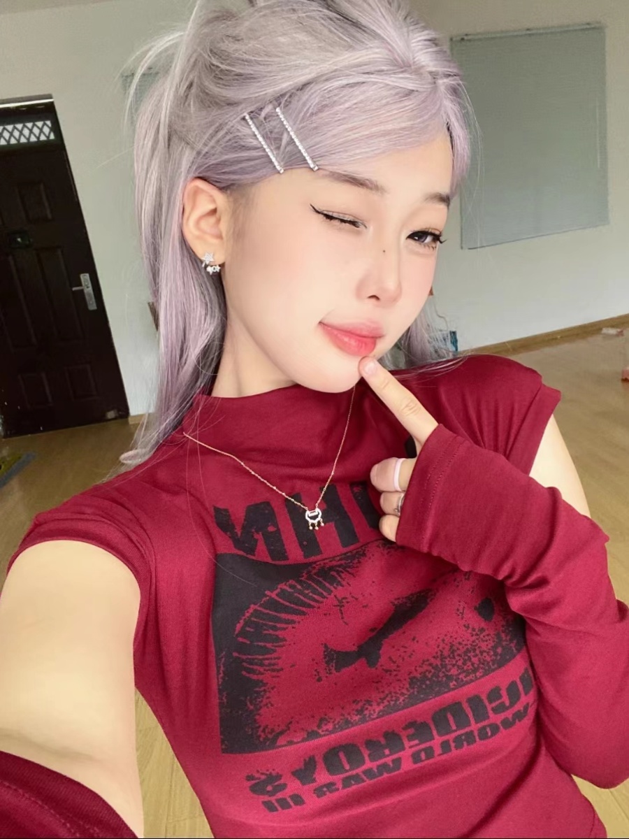 High-Neck Fitted Red Jazz Dance Top for Women, Sweet and Spicy Base Layer Shirt for Autumn and Winter Fashion High-Neck Fitted Red Jazz Dance Top for Women, Sweet and Spicy Base Layer Shirt for Autumn and Winter Fashion