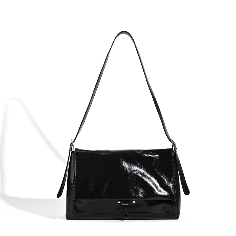 High-Quality Korean Design Oil Wax Leather Messenger Bag for Women, Minimalist Crossbody Bag, Large Capacity for Commuting High-Quality Korean Design Oil Wax Leather Messenger Bag for Women, Minimalist Crossbody Bag, Large Capacity for Commuting