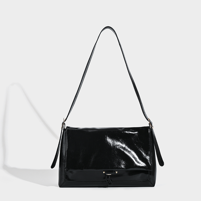 High-Quality Korean Design Oil Wax Leather Messenger Bag for Women, Minimalist Crossbody Bag, Large Capacity for Commuting