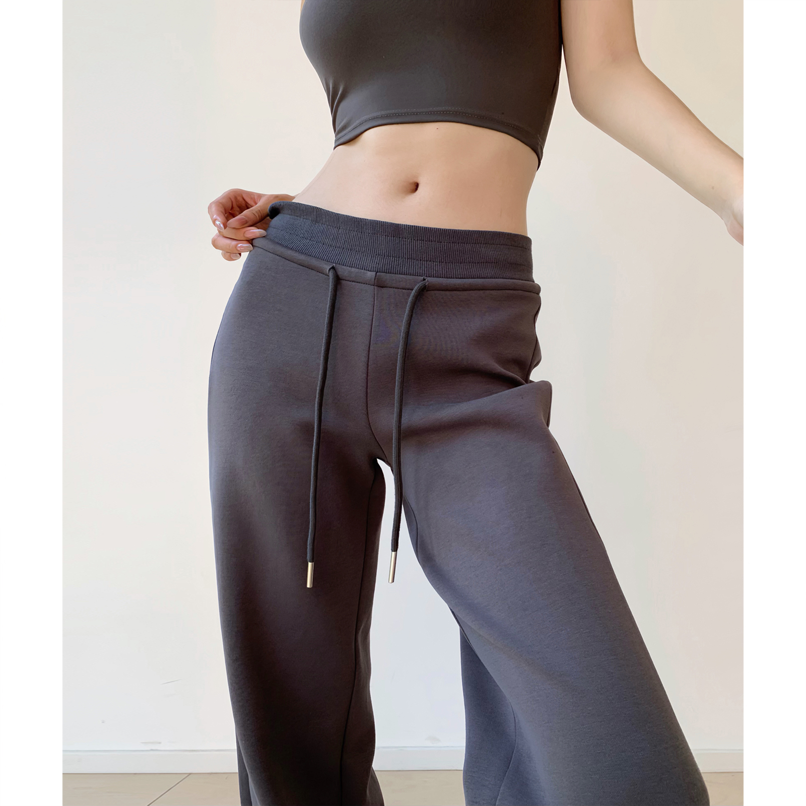 High-Quality Low-Waist Drawstring Straight-Leg Flared Pants - Youthful Casual Style for Leg-Lengthening Look High-Quality Low-Waist Drawstring Straight-Leg Flared Pants - Youthful Casual Style for Leg-Lengthening Look