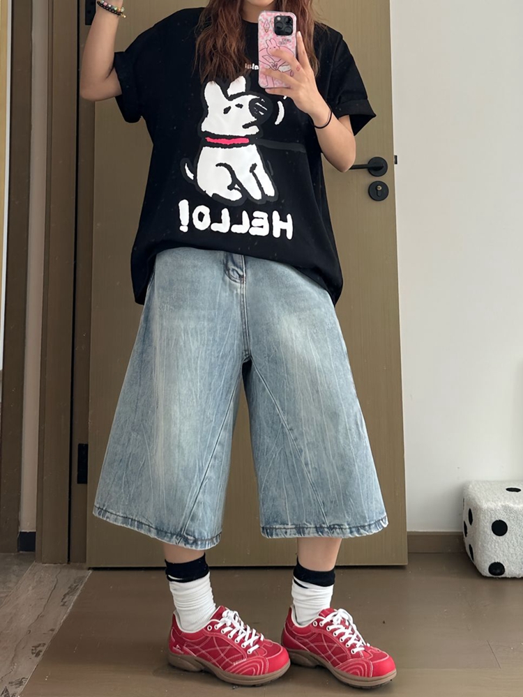 High Street Women’s Washed Denim Seven-Point Shorts - Retro Loose Slim Straight Wide-Leg Summer Fashion High Street Women’s Washed Denim Seven-Point Shorts - Retro Loose Slim Straight Wide-Leg Summer Fashion