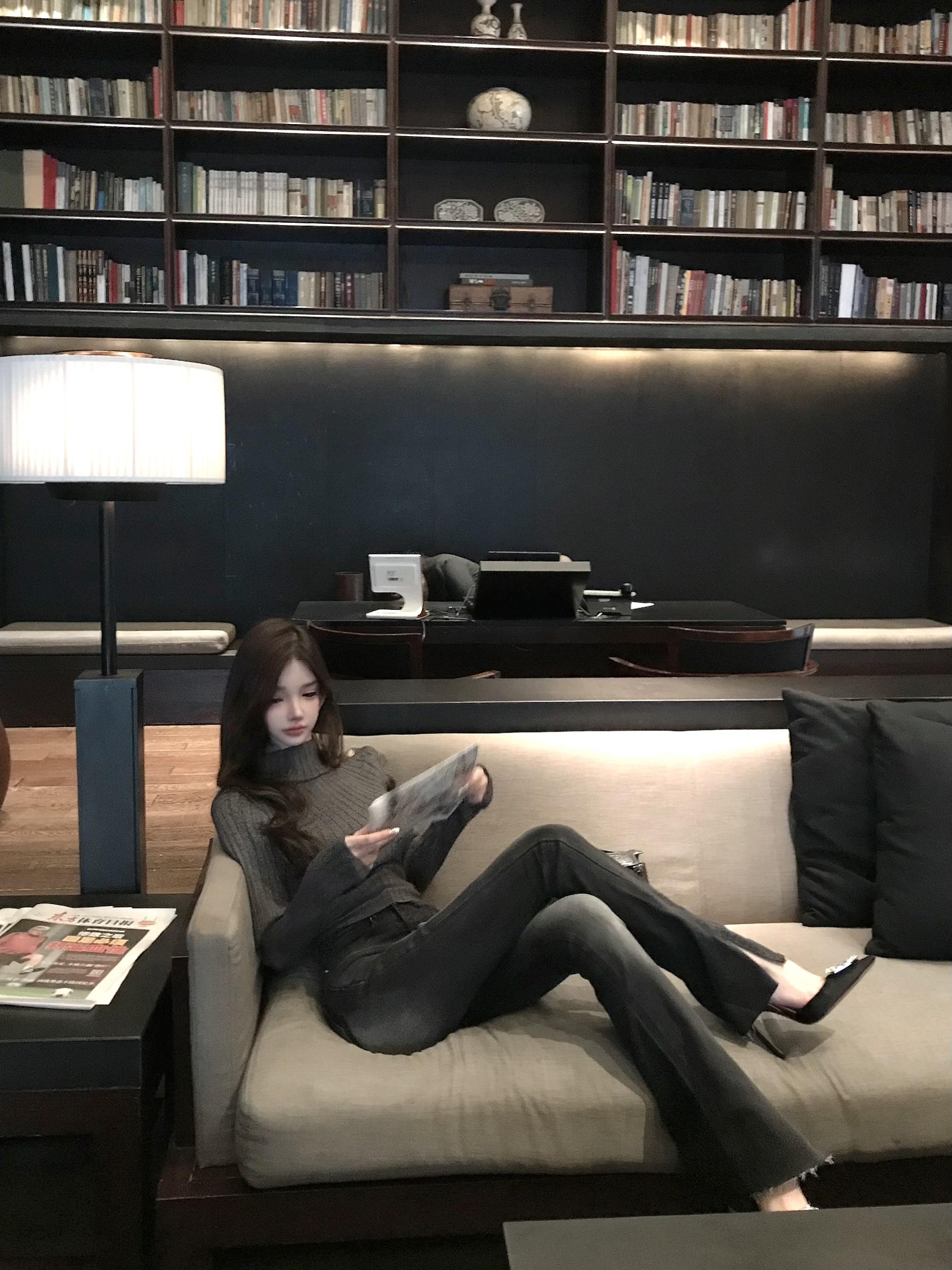 High Waist Vintage Split Micro Flare Jeans - Slimming Whitened Korean Style Denim Pants for Effortless 90s-Inspired Fashion