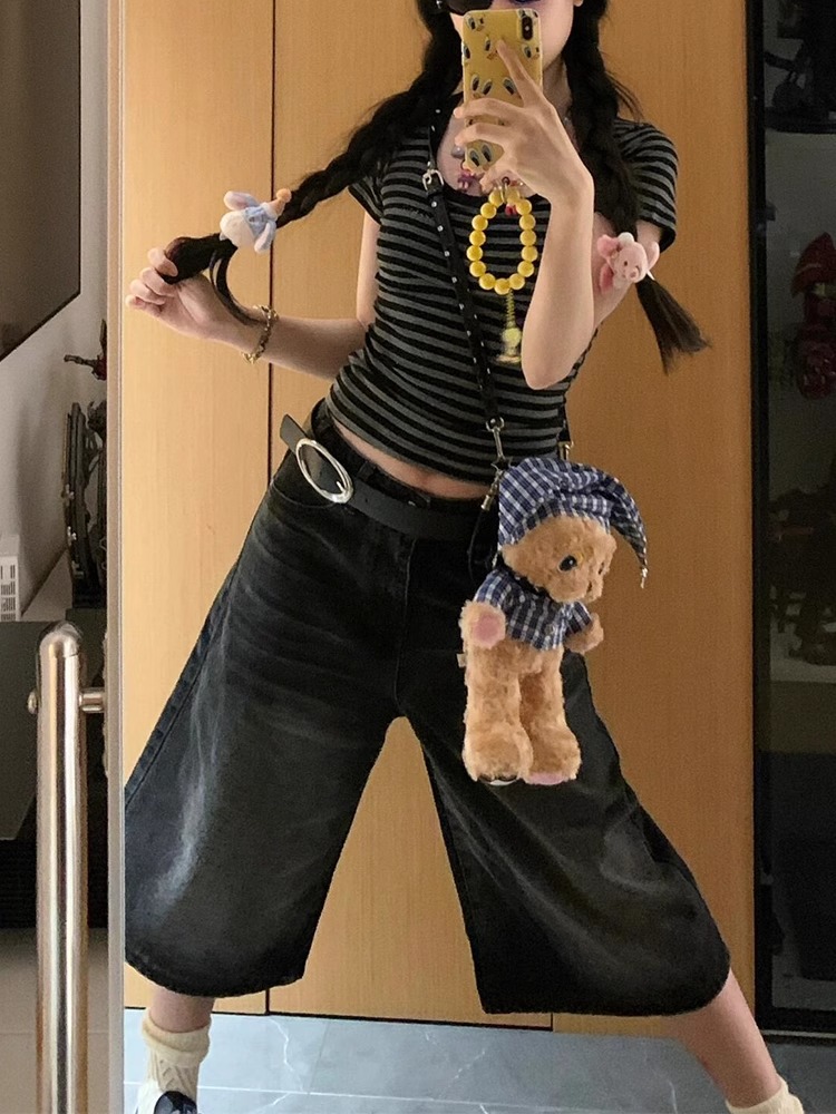 High-Waisted Black Denim Capri Shorts for Women - Retro Loose Wide-Leg Summer Fashion Trousers High-Waisted Black Denim Capri Shorts for Women - Retro Loose Wide-Leg Summer Fashion Trousers