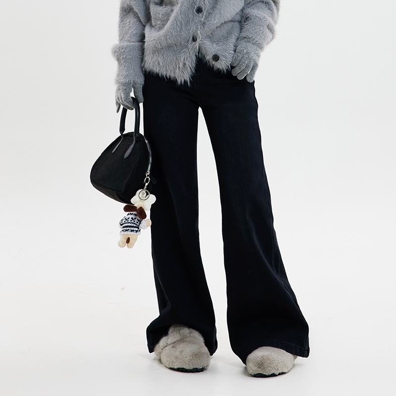 High-Waisted Flared Wide-Leg Jeans for Women - Thickened Loose Fit, Versatile Korean Style, Floor-Length for Autumn & Winter High-Waisted Flared Wide-Leg Jeans for Women - Thickened Loose Fit, Versatile Korean Style, Floor-Length for Autumn & Winter