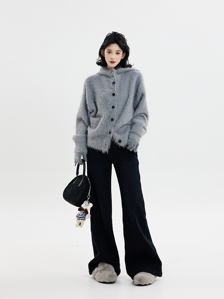 High-Waisted Flared Wide-Leg Jeans for Women - Thickened Loose Fit, Versatile Korean Style, Floor-Length for Autumn & Winter High-Waisted Flared Wide-Leg Jeans for Women - Thickened Loose Fit, Versatile Korean Style, Floor-Length for Autumn & Winter