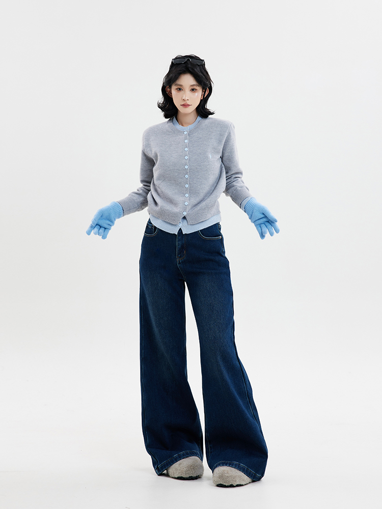 High-Waisted Flared Wide-Leg Jeans for Women - Thickened Loose Fit, Versatile Korean Style, Floor-Length for Autumn & Winter High-Waisted Flared Wide-Leg Jeans for Women - Thickened Loose Fit, Versatile Korean Style, Floor-Length for Autumn & Winter