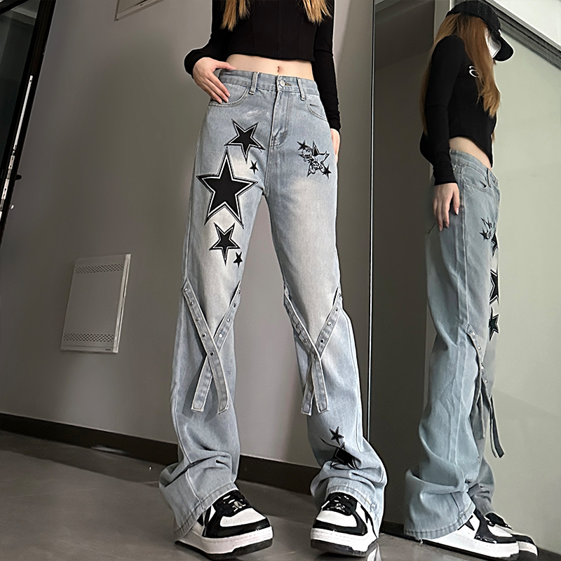 High-Waisted Slim-Fit Flared Jeans for Women, American-Style Star Design, Trendy Niche Fashion, Casual 90s Look High-Waisted Slim-Fit Flared Jeans for Women, American-Style Star Design, Trendy Niche Fashion, Casual 90s Look