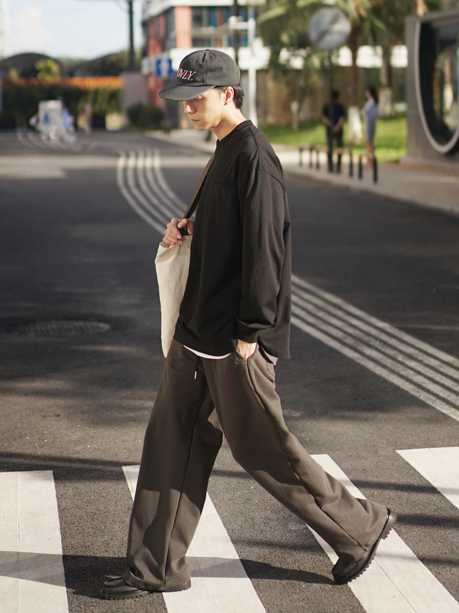 Japanese Retro Wide-Leg Sweatpants for Men, Heavy Cotton Casual Floor-Length Pants, Trendy Sportswear for Couples Japanese Retro Wide-Leg Sweatpants for Men, Heavy Cotton Casual Floor-Length Pants, Trendy Sportswear for Couples