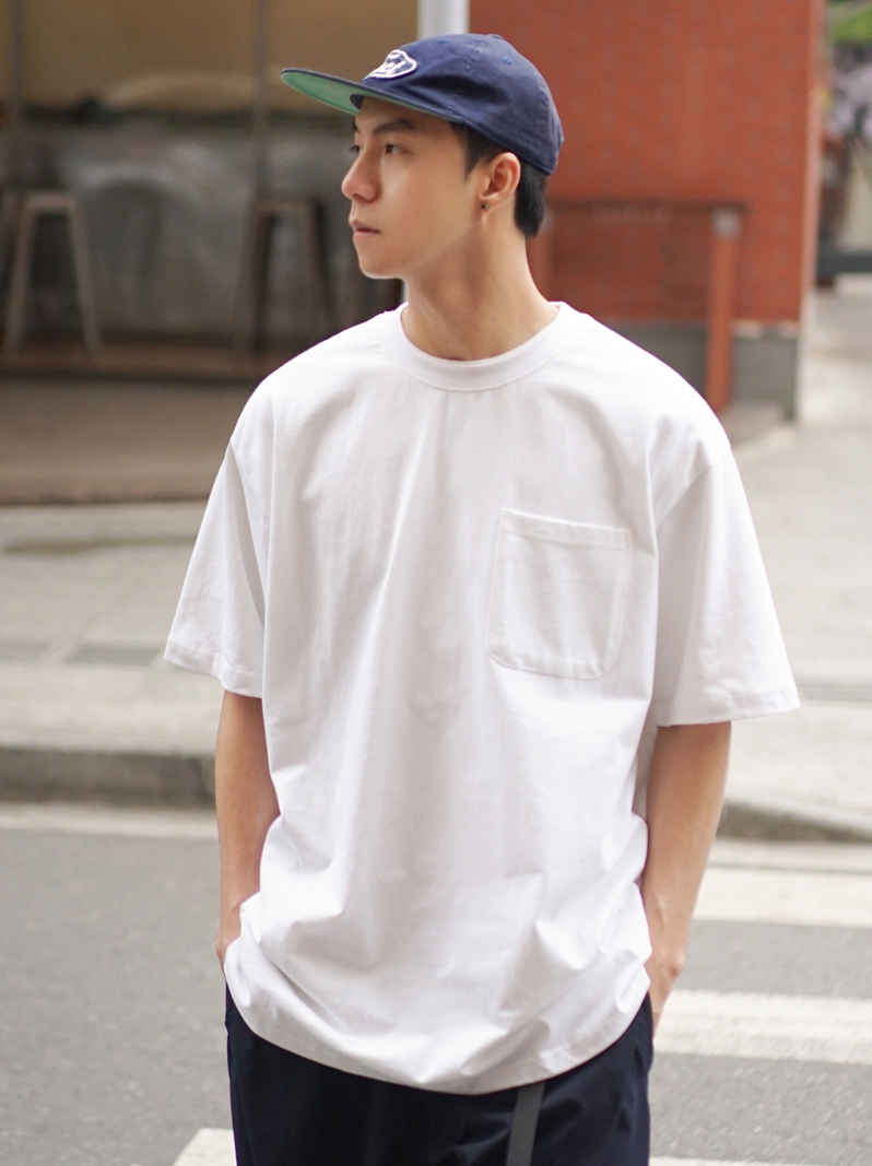 Japanese Street Style Loose Fit Solid Color Short Sleeve T-Shirt for Men - Basic Round Neck Heavyweight Cotton Pocket Tee
