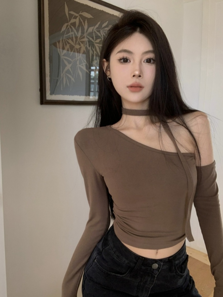 K-pop Inspired Off-Shoulder Tie-Up Top for Music Festivals, Sweet and Spicy Stretchy Outerwear, Early Autumn Fashion K-pop Inspired Off-Shoulder Tie-Up Top for Music Festivals, Sweet and Spicy Stretchy Outerwear, Early Autumn Fashion