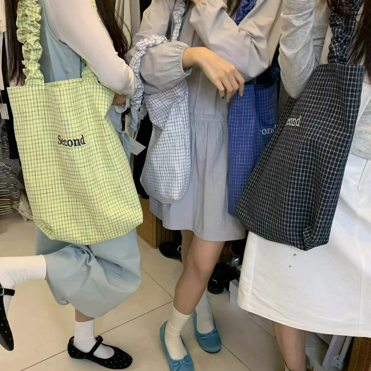 Korean Style Artistic Patterned Single-Shoulder Tote Bag, Large Capacity Canvas Underarm Bag for Women, Fashionable and Versatile