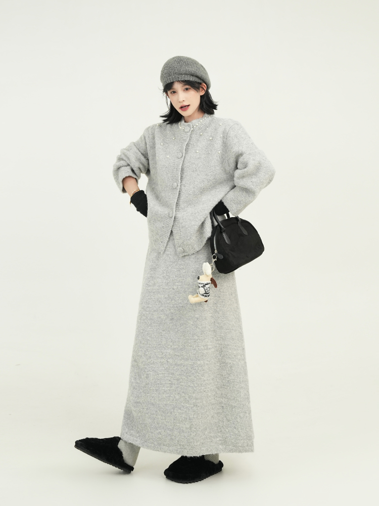 Korean Style Beaded Round Neck Knitted Long Sleeve Sweater Coat for Women - Loose Lazy Cardigan Top for Autumn and Winter Korean Style Beaded Round Neck Knitted Long Sleeve Sweater Coat for Women - Loose Lazy Cardigan Top for Autumn and Winter