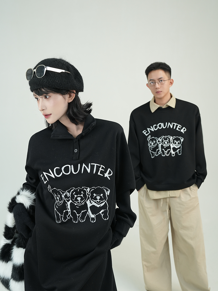 Korean Style Black Printed Fleece Sweatshirt for Men and Women, Versatile Loose Round Neck Pullover, Long Sleeve Autumn Winter Top Korean Style Black Printed Fleece Sweatshirt for Men and Women, Versatile Loose Round Neck Pullover, Long Sleeve Autumn Winter Top