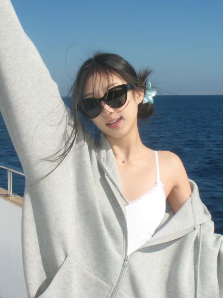 Korean-Style Cat-Eye Sunglasses for Women, Trendy Large Frame, Flattering for Round & Square Faces, Perfect for Beach Travel, 2025 Model Korean-Style Cat-Eye Sunglasses for Women, Trendy Large Frame, Flattering for Round & Square Faces, Perfect for Beach Travel, 2025 Model